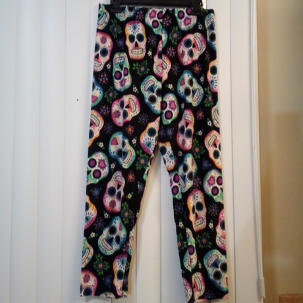 2 pairs of No Boundaries Capris Leggings